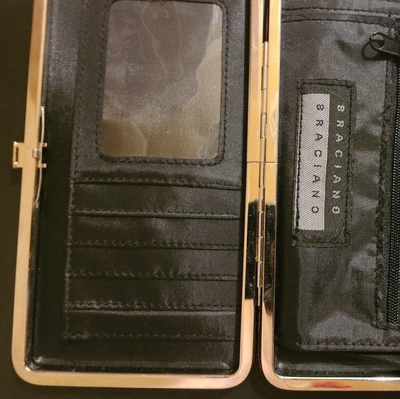 nwot Clutch wallet - Picture 2 of 3